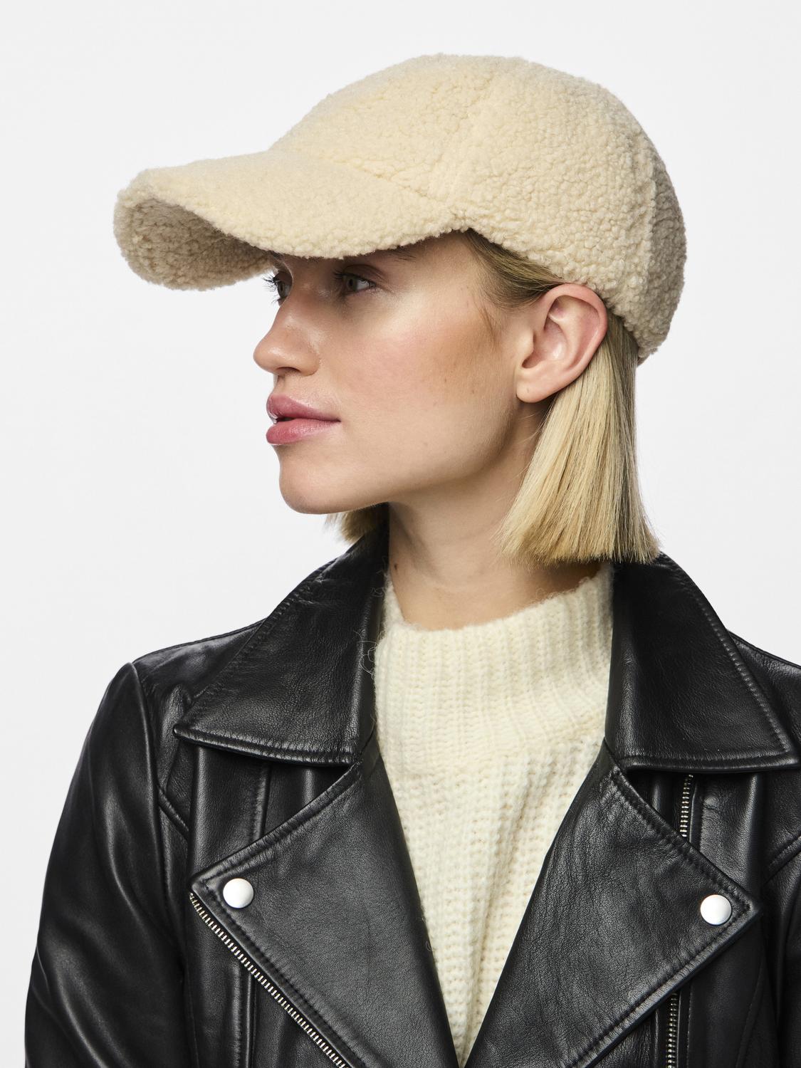 model_shot-front